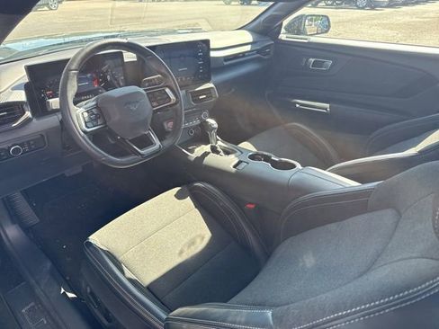 Used 2024 Ford Mustang Coupe image 7