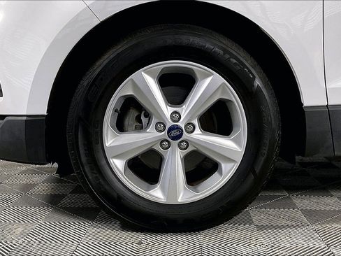 Used 2019 Ford Edge SE w/ SE Fleet Driver's Package image 7