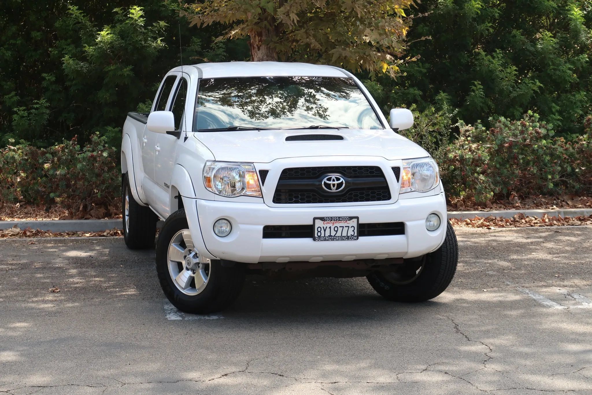 Used 2011 Toyota Tacoma PreRunner w/ TRD Sport Pkg w/JBL Audio RWD image 2