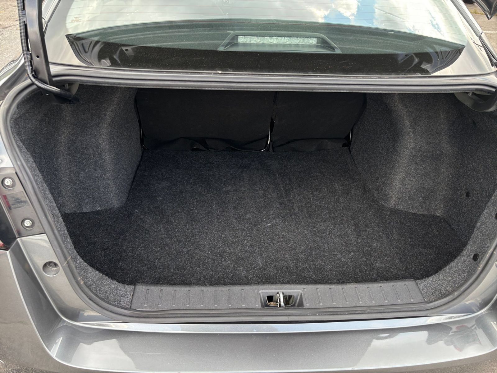 Used 2025 Nissan Versa SV FWD image 29