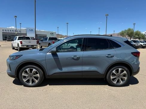 Certified 2024 Ford Escape Platinum w/ Premium Technology Package AWD/4WD image 9