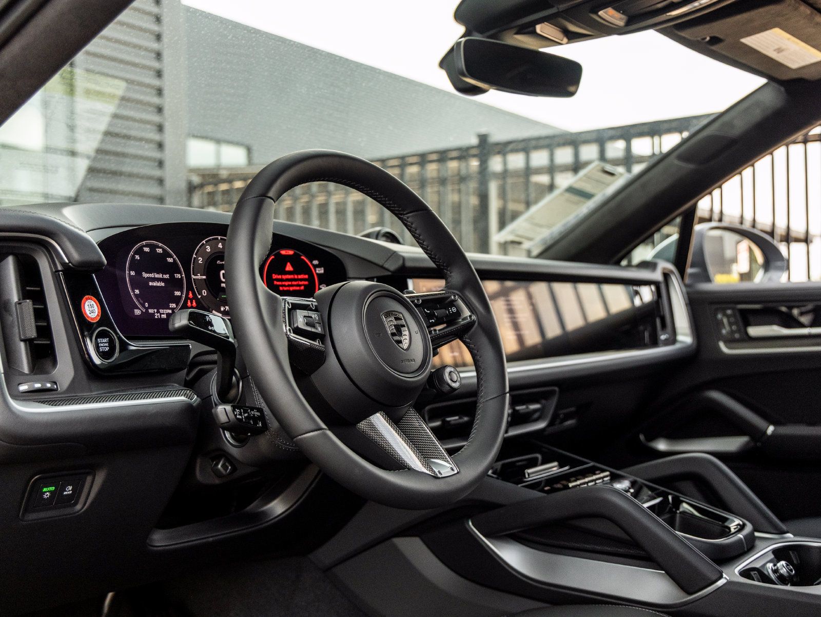 Certified 2025 Porsche Cayenne Turbo AWD/4WD image 4