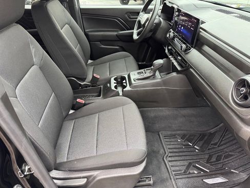 Used 2024 Chevrolet Colorado W/T image 15