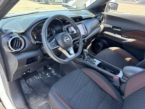 Used 2022 Nissan Kicks SR FWD image 19
