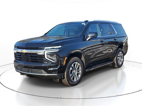 Used 2025 Chevrolet Tahoe LS image 2