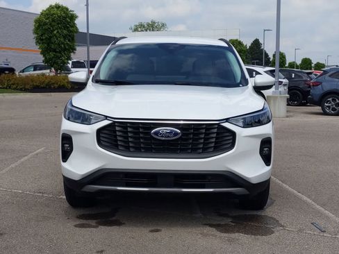 New 2024 Ford Escape SE FWD image 3