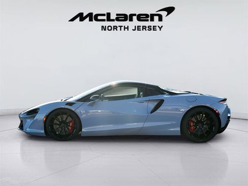Used 2025 McLaren Artura Spider image 5