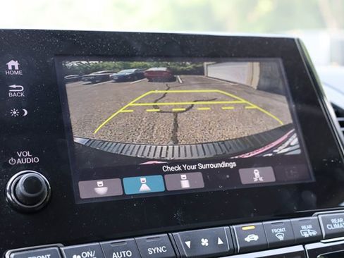 Used 2018 Honda Odyssey Touring image 15