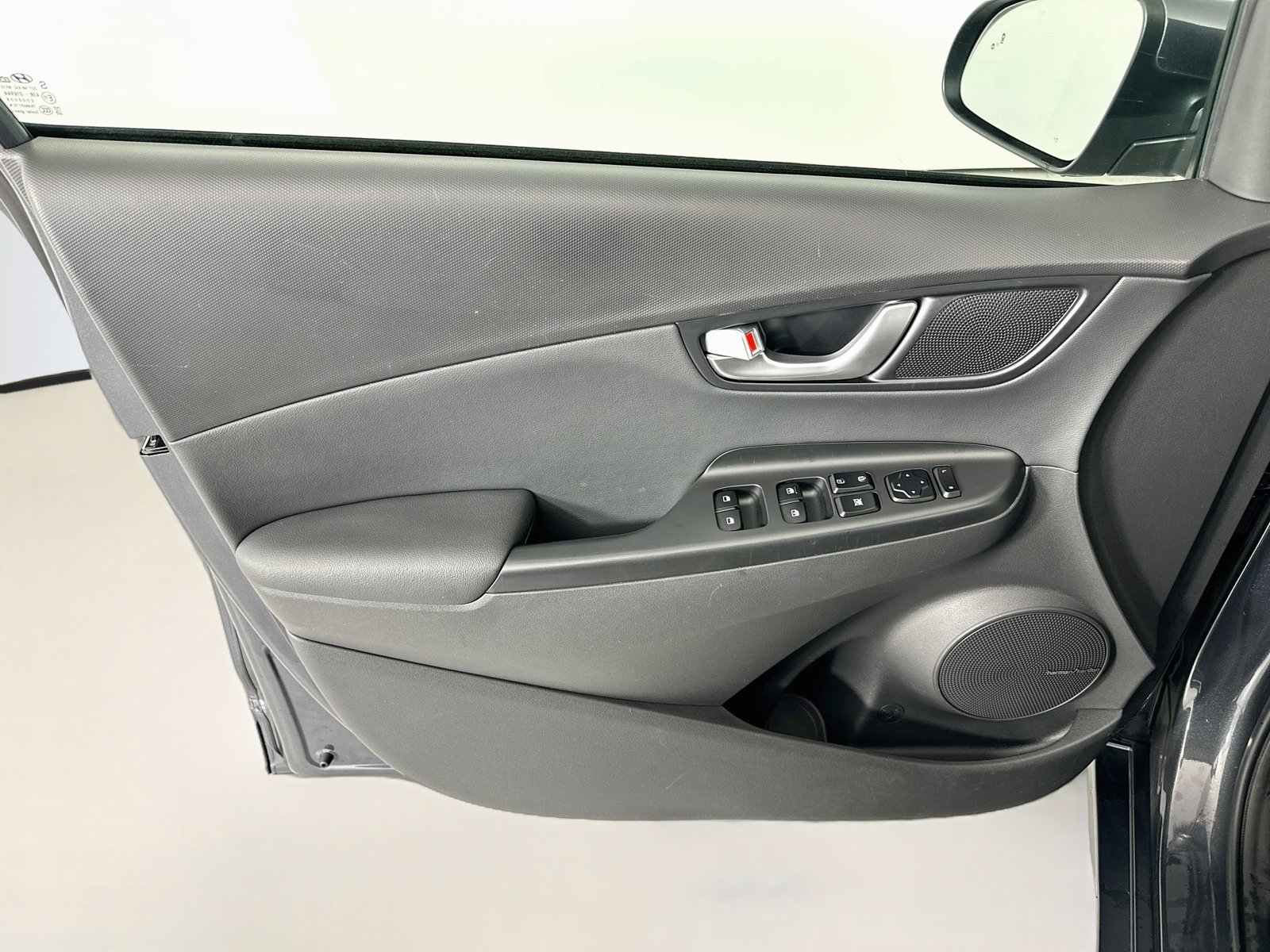 Certified 2022 Hyundai Kona Limited FWD image 28