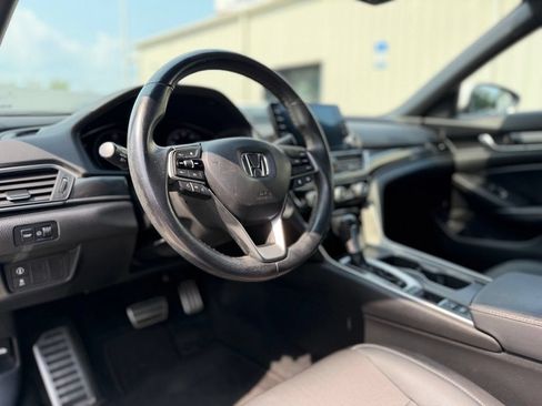 Used 2018 Honda Accord Sport image 14