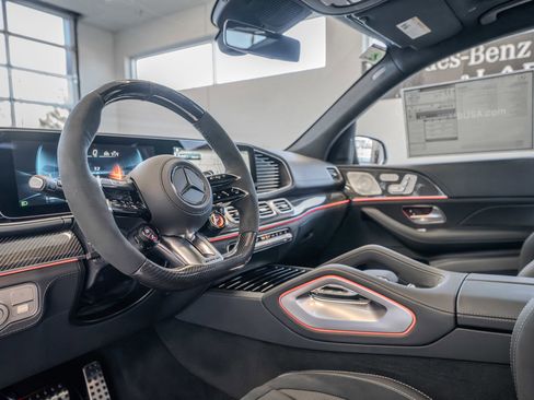 New 2026 Mercedes-Benz GLS 63 AMG 4MATIC image 7