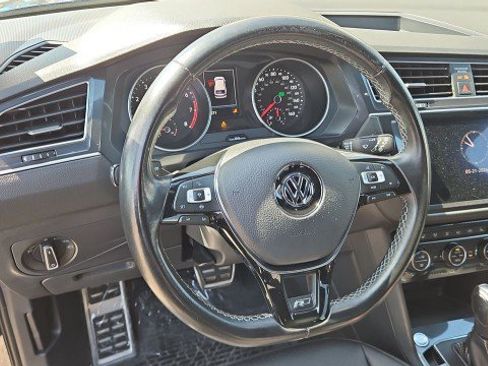 Used 2021 Volkswagen Tiguan SE R-Line FWD image 11