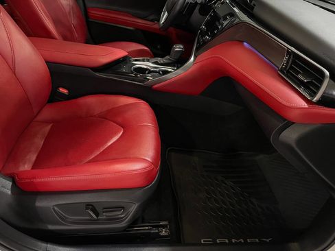 Used 2020 Toyota Camry XSE image 29