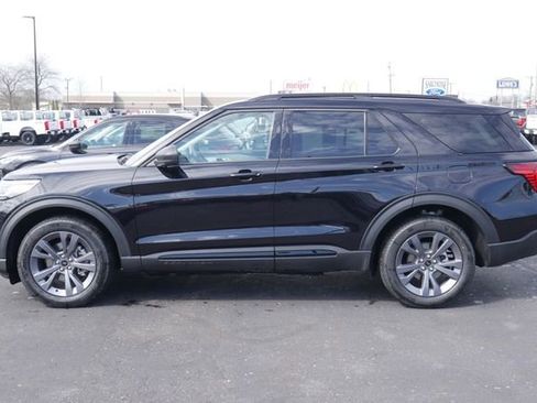 New 2026 Ford Explorer Active AWD/4WD image 8