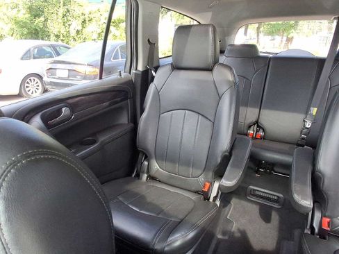 Used 2017 Buick Enclave Leather FWD image 12
