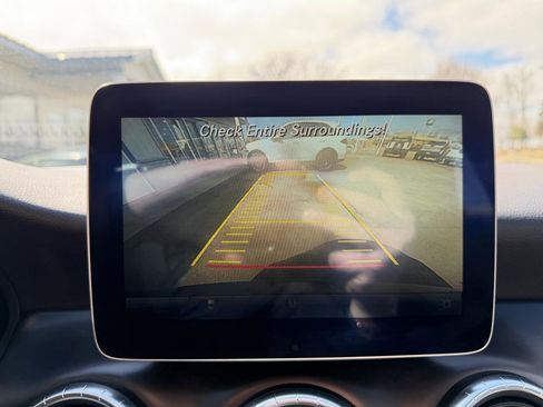 Used 2018 Mercedes-Benz CLA 250 4MATIC image 40