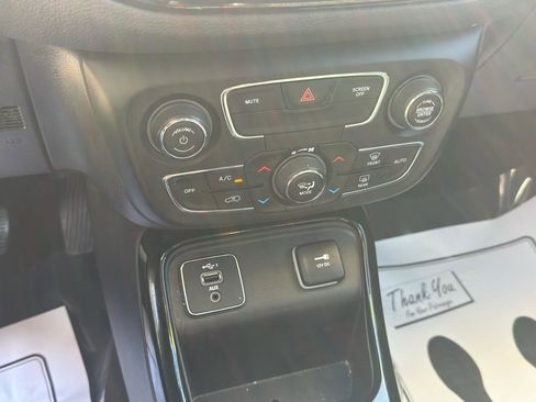 Used 2021 Jeep Compass Latitude image 22