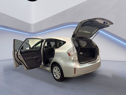 Used 2014 Toyota Prius V Three FWD image 12