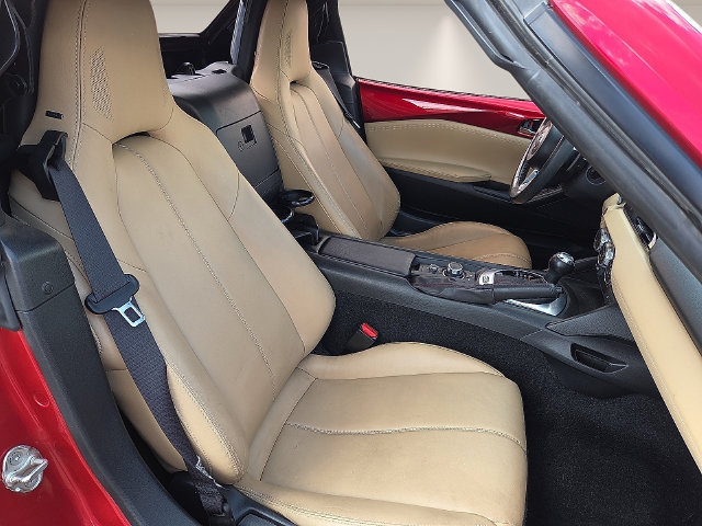 Used 2019 MAZDA MX-5 Miata RF Grand Touring RWD image 17