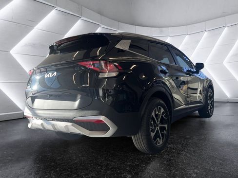 Used 2025 Kia Sportage EX image 4