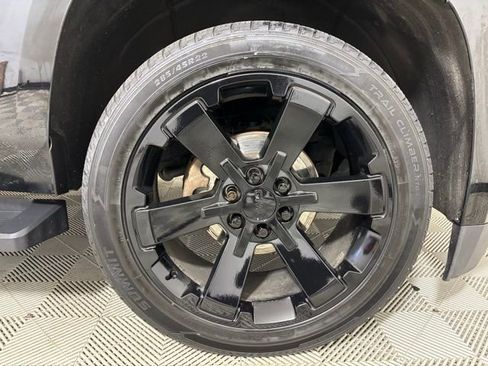 Used 2017 GMC Yukon Denali w/ Open Road Package AWD/4WD image 24