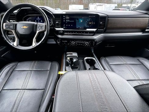 Used 2023 Chevrolet Silverado 1500 High Country w/ Z71 Off-Road Package AWD/4WD image 16