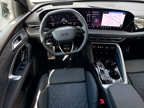 New 2025 Audi SQ5 Premium Plus image 15