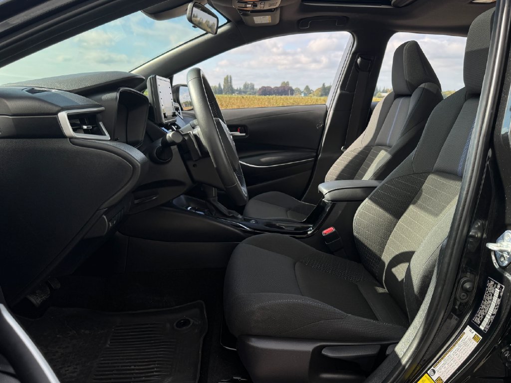 Certified 2022 Toyota Corolla SE w/ SE Premium Package FWD image 9