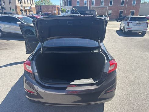 Used 2017 Chevrolet Cruze Premier FWD image 14