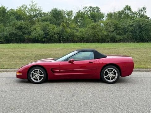Used 2001 Chevrolet Corvette Convertible w/ Preferred Equipment Group2 RWD image 12