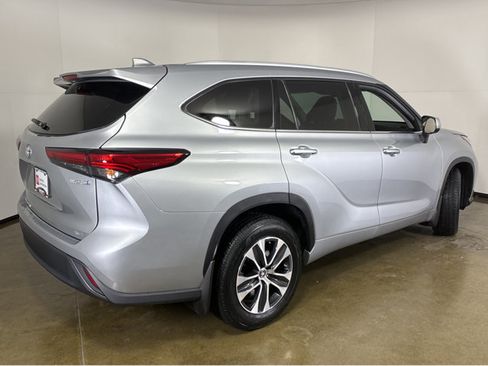 Used 2022 Toyota Highlander XLE image 20