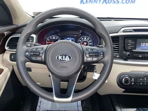 Used 2017 Kia Sorento AWD image 24