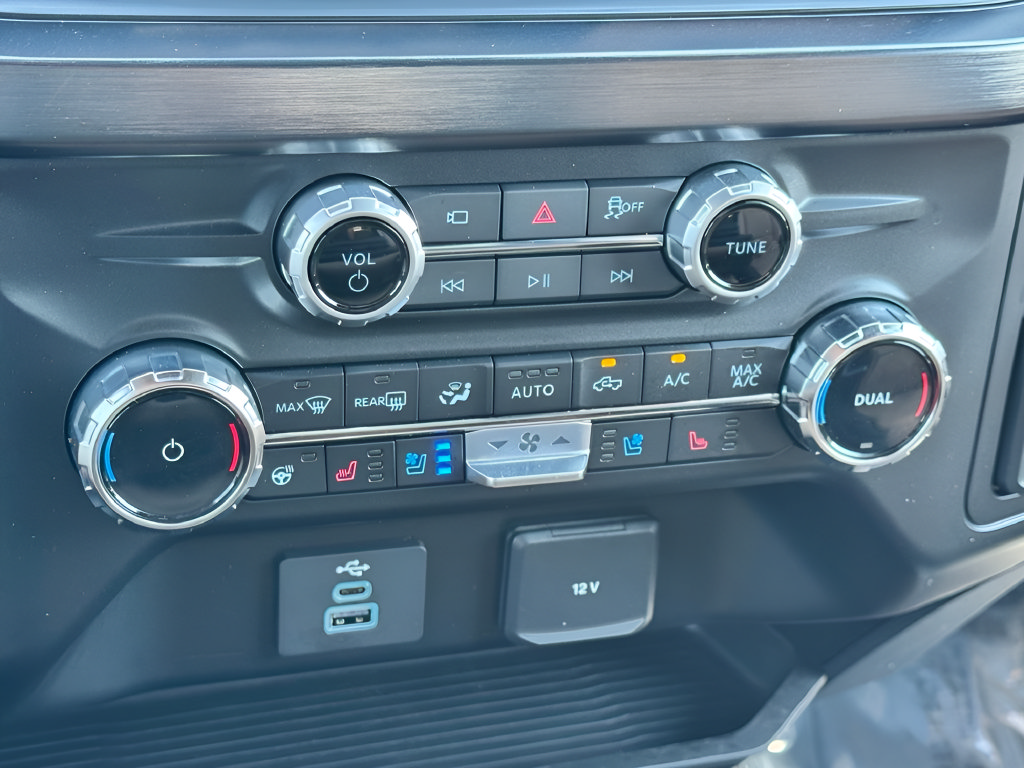 Used 2025 Ford F250 Lariat AWD/4WD image 20