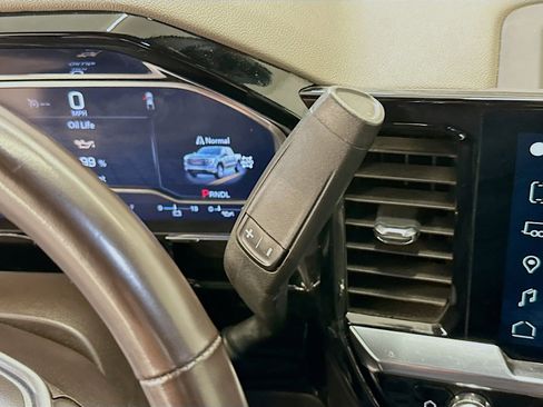 Used 2024 GMC Sierra 1500 SLE image 25