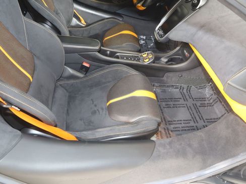 Used 2020 McLaren 570S Coupe RWD image 17