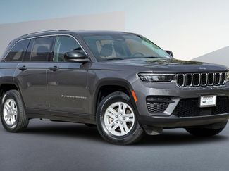 Used 2023 Jeep Grand Cherokee Laredo video 2