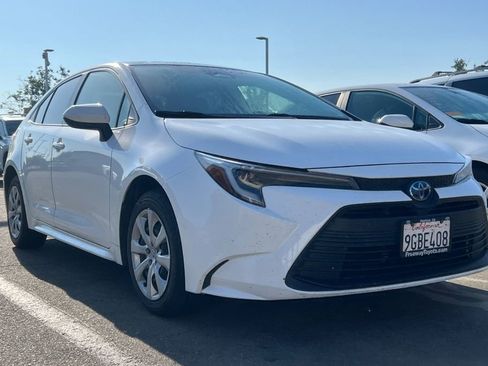 Certified 2023 Toyota Corolla LE FWD image 2