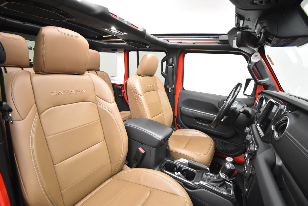 Used 2022 Jeep Wrangler Unlimited Sahara w/ LED Lighting Group AWD/4WD image 17