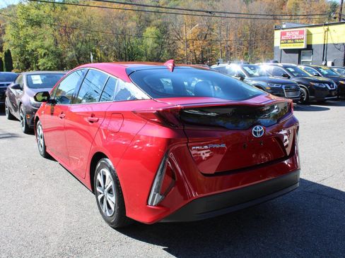 Used 2017 Toyota Prius Prime Premium image 10