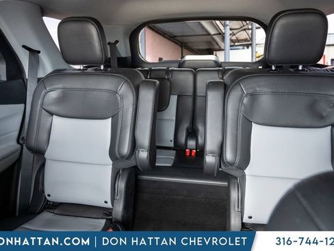 Used 2023 Ford Explorer XLT w/ Equipment Group 202A AWD/4WD image 19