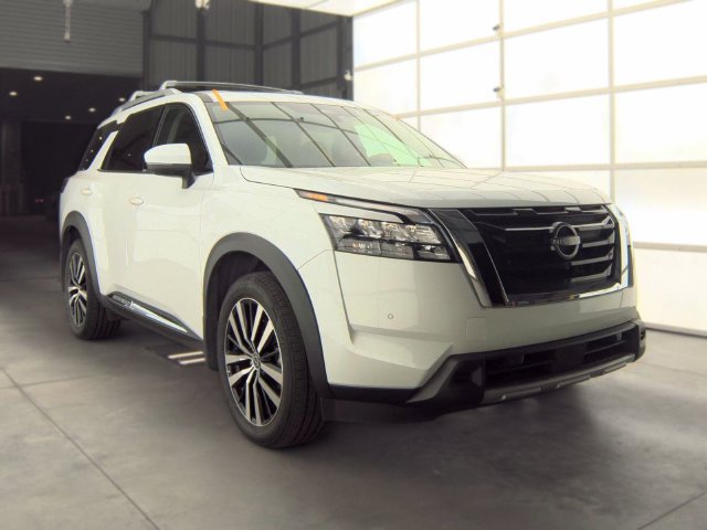 Certified 2025 Nissan Pathfinder Platinum w/ Cargo Package FWD image 11