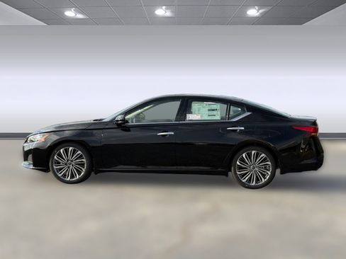 New 2025 Nissan Altima 2.5 SL image 2