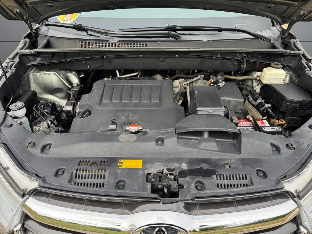 Used 2015 Toyota Highlander Limited AWD/4WD image 20