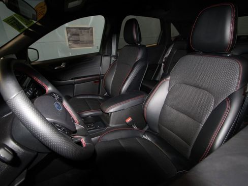 Used 2025 Ford Escape ST-Line w/ Equipment Group 301A FWD image 4