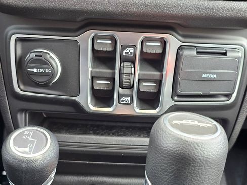 New 2026 Jeep Gladiator Sport AWD/4WD image 14