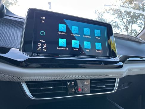 New 2026 Volkswagen Atlas Cross Sport SEL Premium R-Line AWD/4WD image 32
