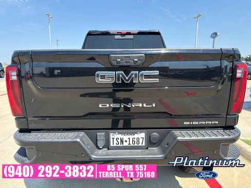 Used 2024 GMC Sierra 2500 Denali Ultimate AWD/4WD image 12