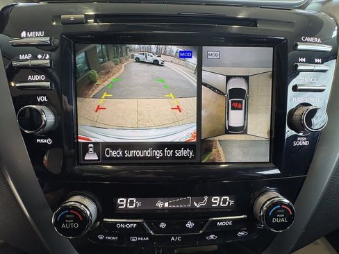 Used 2023 Nissan Murano SL w/ SL Moonroof Package image 18