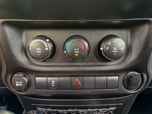 Used 2017 Jeep Wrangler Unlimited Sport w/ Connectivity Group AWD/4WD image 22