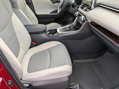 Used 2020 Toyota RAV4 Limited image 20